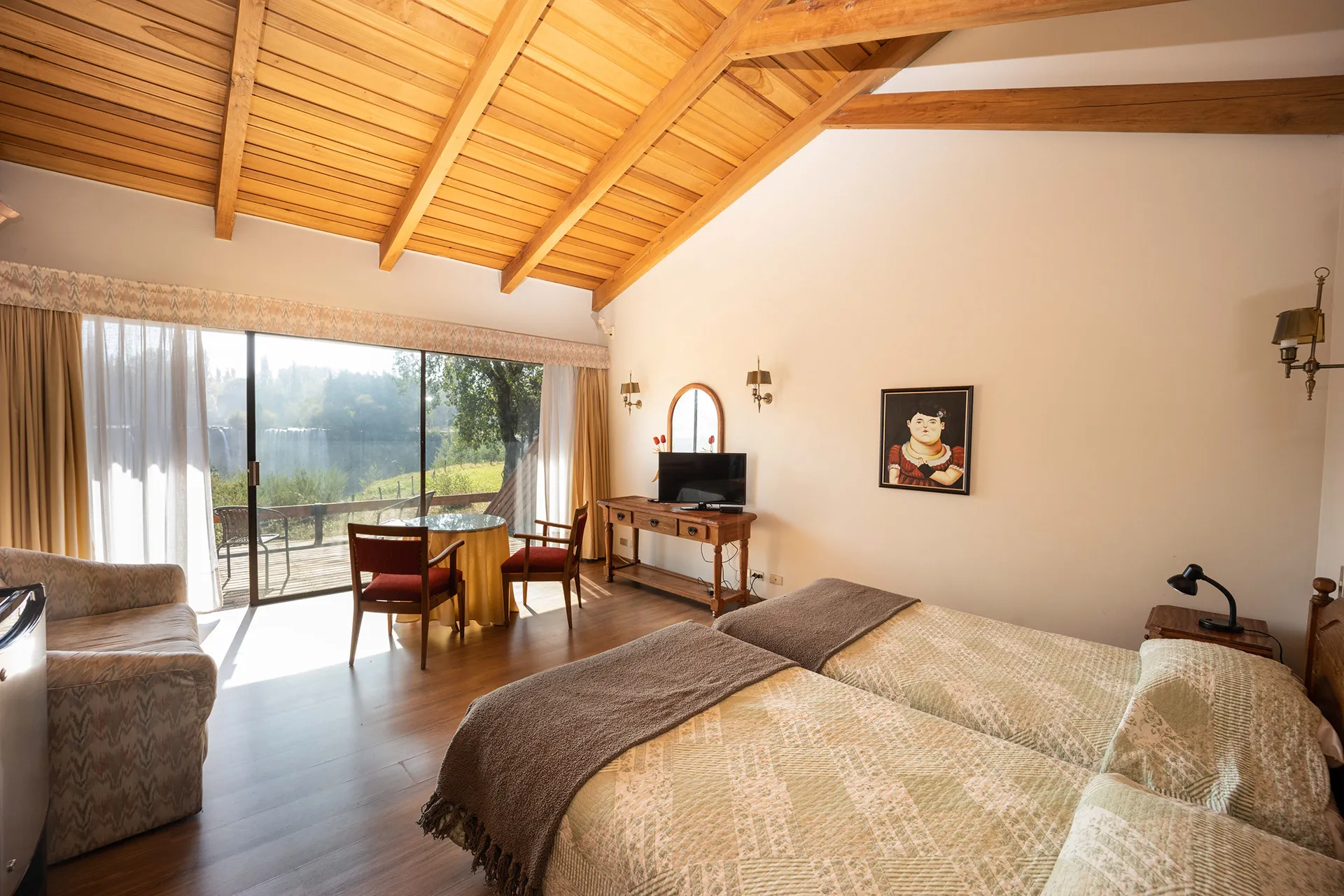 Edificio Q y Hotel Salto del Laja · Interiorismo — imagen 14